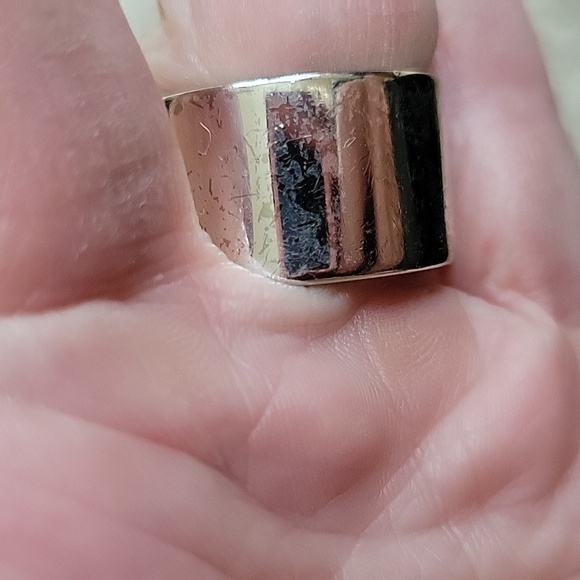 Tommy Hilfiger Two Tone Gold / Silver Ring about 9.5 size - Picture 2 of 6